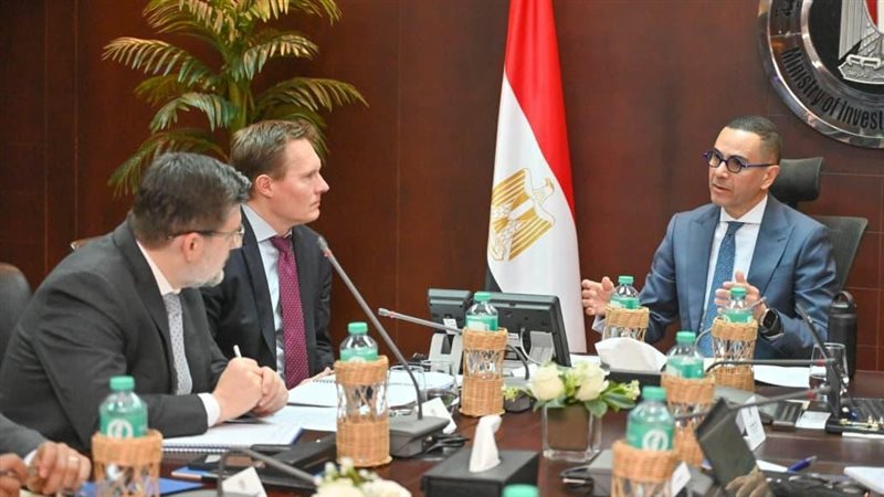 لقاء وزير الاستثمار