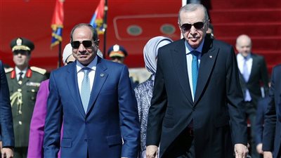  السيسي وقرينته يستقبلان أردوغان وحرمه