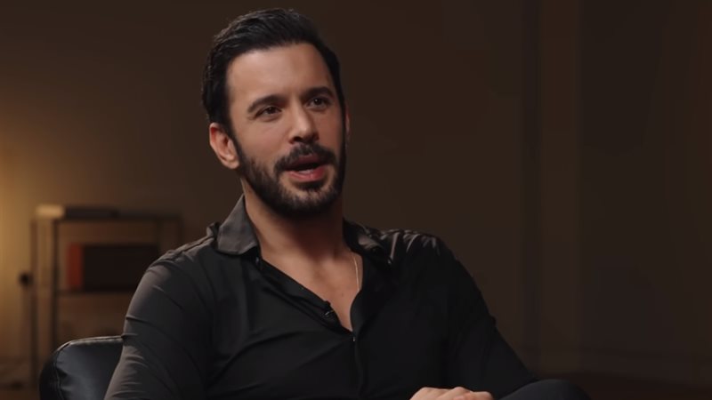 الفنان التركي باريش