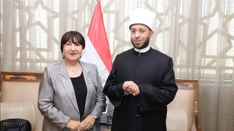 وزير الأوقاف يستقبل