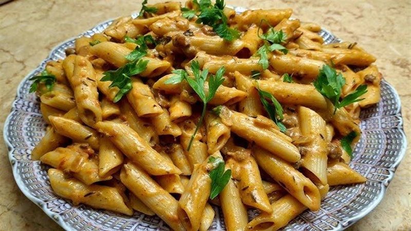 مكرونة كريمى باللحمة