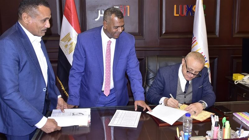 محافظ الأقصر يعتمد