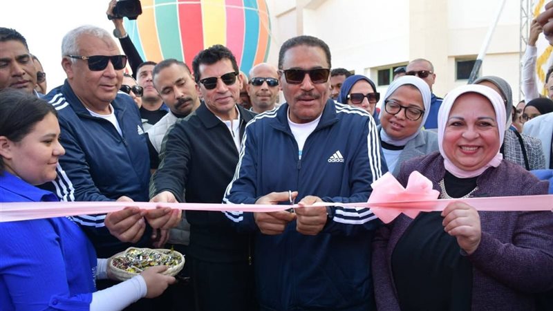 افتتاح المعرض، فيتو