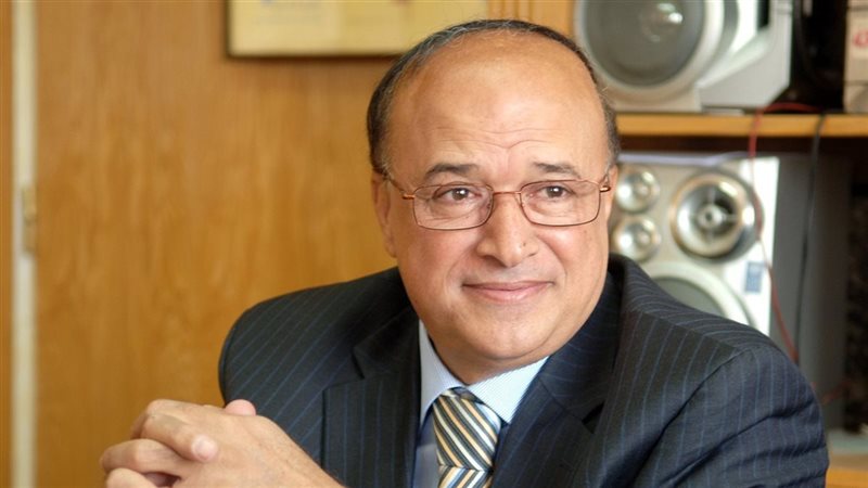 السفير محمود كارم