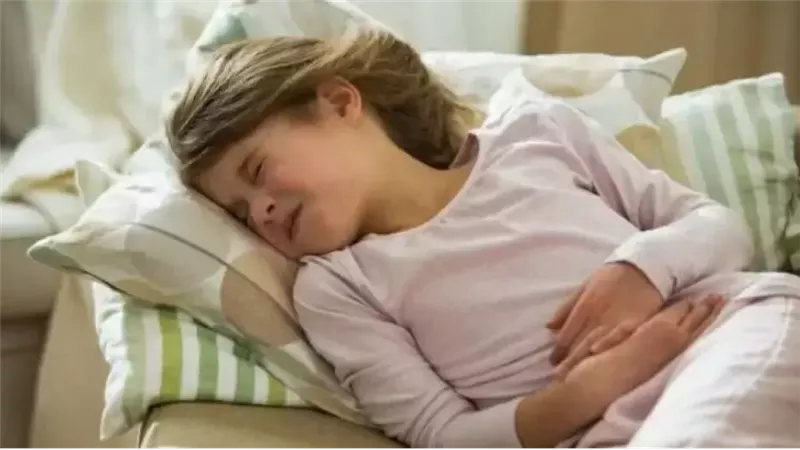 طفلة مريضة بجرثومة