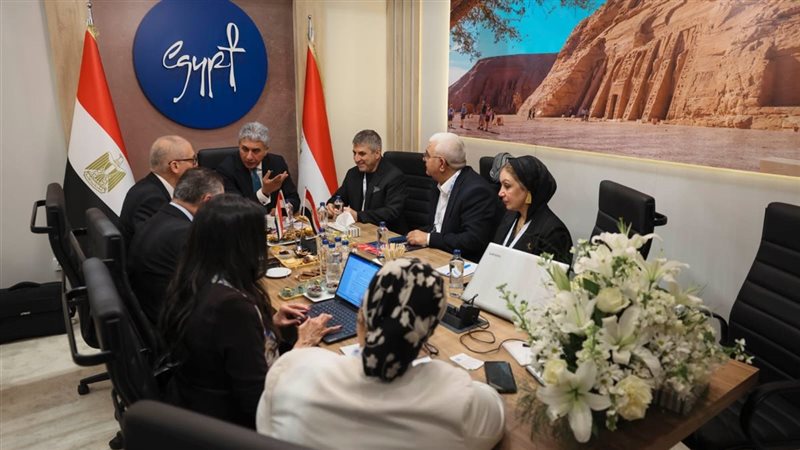 لقاءات وزير السياحة
