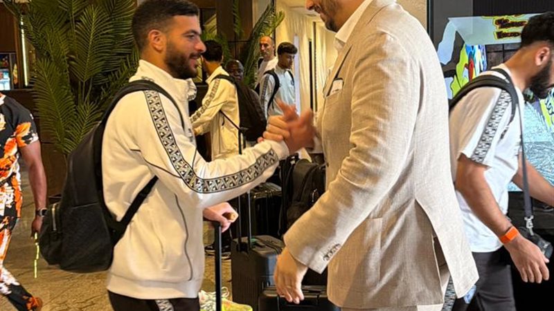بيراميدز يغادر فندق