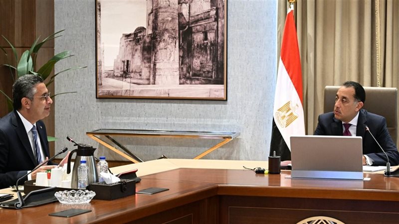 رئيس الوزراء ووزير