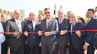 قبل إعلان التعديل الوزاري، وزير التموين ومحافظ القاهرة يفتتحان معرض 