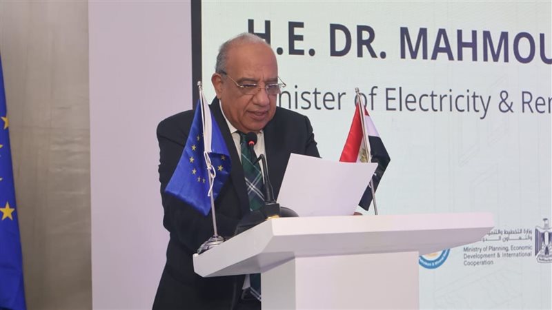 الدكتور محمود عصمت