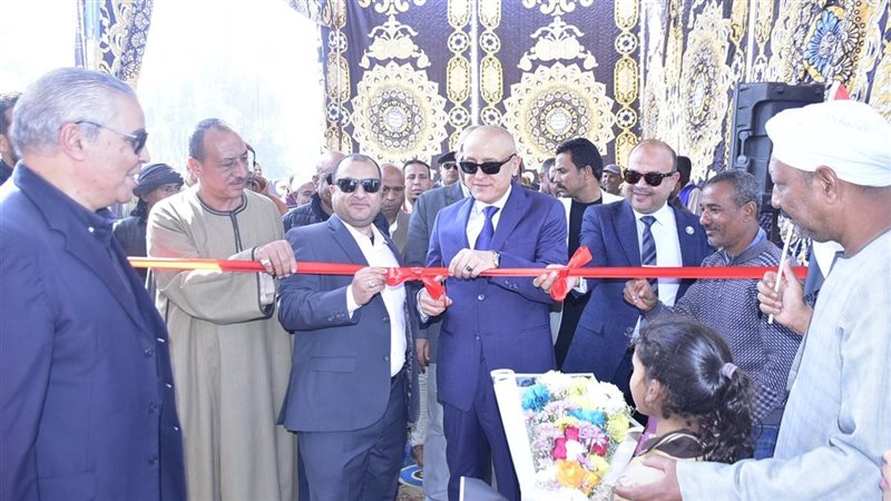 أثناء الافتتاح 