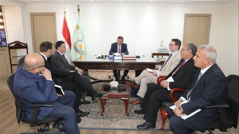 وزير الزراعة خلال