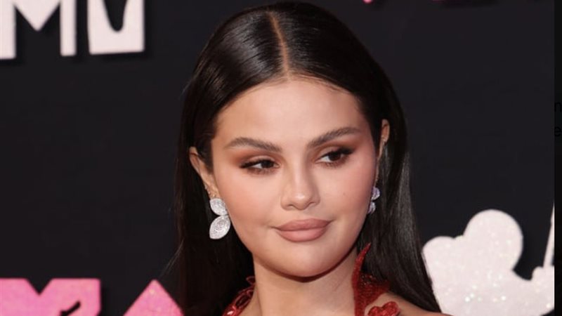 سيلينا جوميز، فيتو