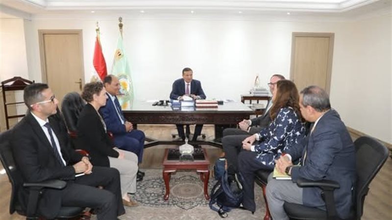 وزير الزراعة خلال