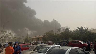 حريق يلتهم مواسير بلاستيك داخل كمبوند بمدينة نصر 