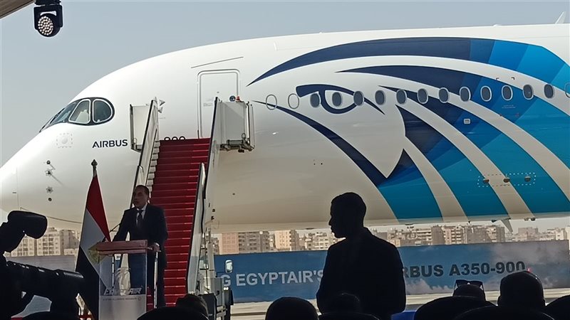 رئيس الوزراء خلال