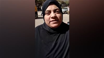 أسرة عروس المنوفية تصل إلى محكمة جنايات شبين الكوم قبل بدء الجلسة الثالثة 