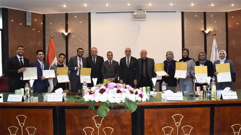 جامعة عين شمس 