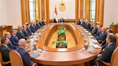  السيسي يشهد أداء المحافظين الجدد اليمين الدستورية.. يكلفهم بالاهتمام بتقنين المخالفات ومحطات الصرف ومياه الشرب والكهرباء والمدارس.. وحملات النظافة وعمل المخابز وتذليل مشكلات المواطنين “الأبرز”