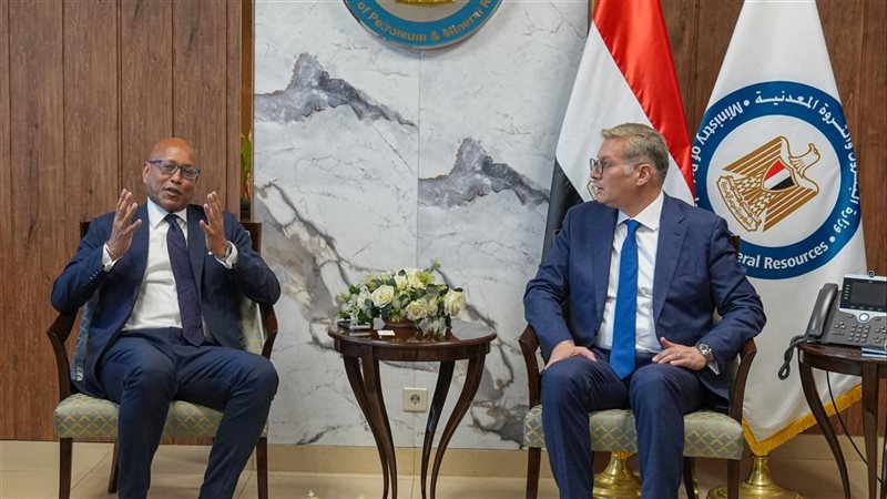 وزير البترول يستقبل
