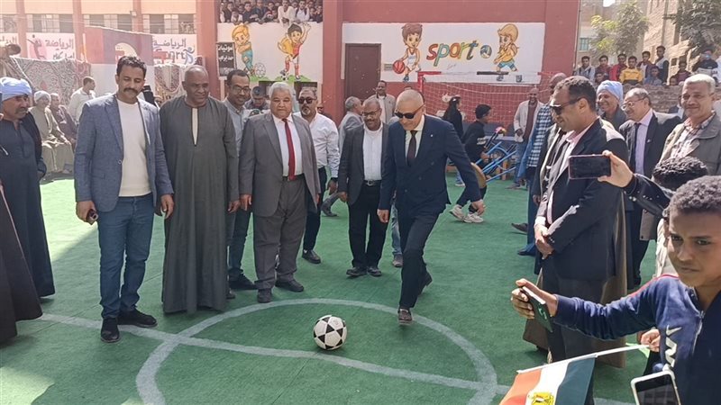 أثناء الافتتاح 