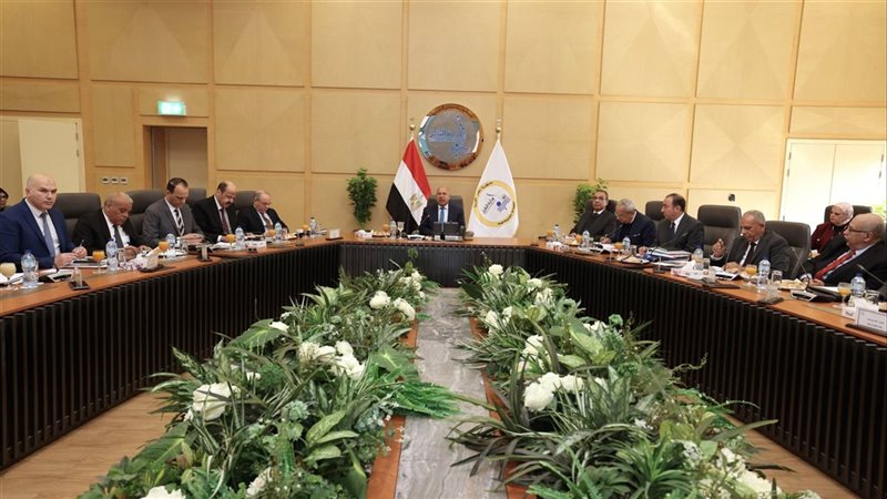 اجتماع كامل الوزير