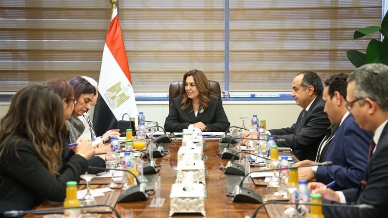 اجتماع منال عوض
