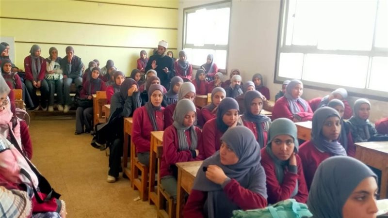 ندوات توعوية بمدارس