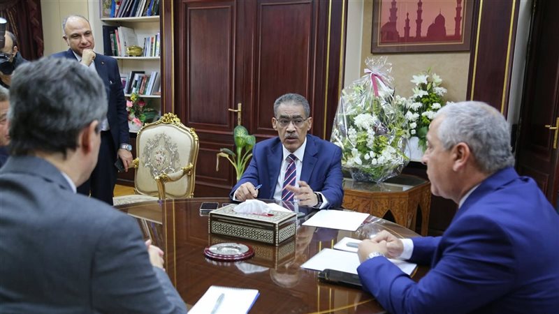 اجتماع وزير الدولة