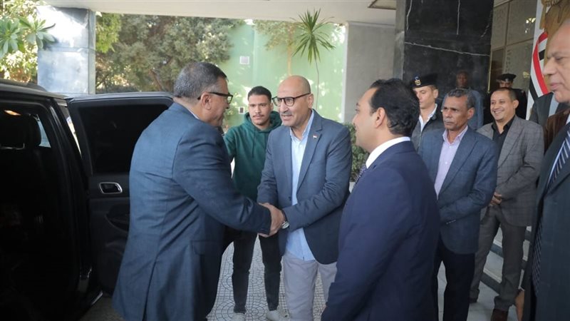 محافظ قنا فور وصوله