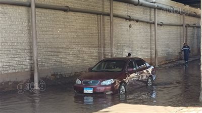 غرق النفق المرورى بمدينة أسوان بسبب كسر ماسورة مياه