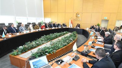 الإسكان تستعرض حصاد أسبوع، تحلية مياه ومدن خضراء وتطوير شامل للبنية التحتية (فيديوجراف)