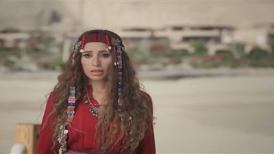 اتنين غيرنا الحلقة 2، وفاة والد دينا الشربيني