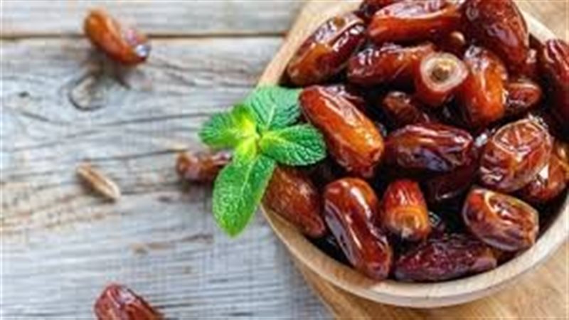 الإفطار على التمر،