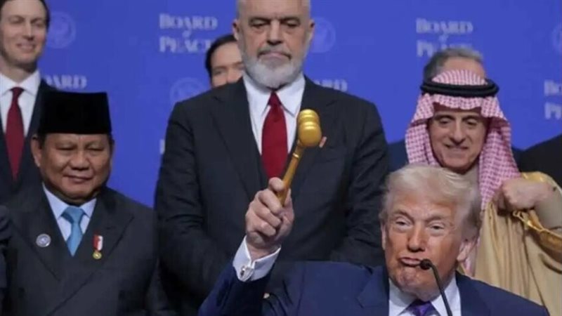 الرئيس الأمريكي دونالد