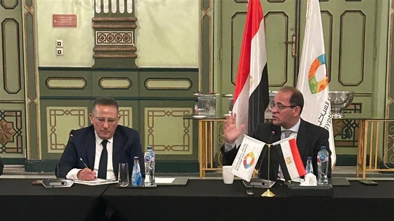 لقاء وزير المالية