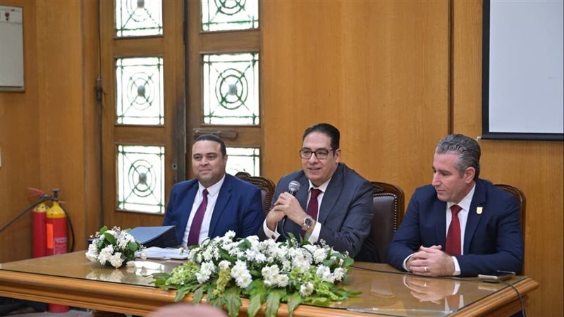 رئيس جامعة القاهرة