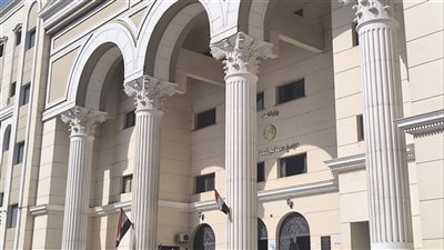 بدء أولى جلسات محاكمة المتهمين بإجبار شاب على ارتداء ملابس نسائية بالقليوبية (فيديو)