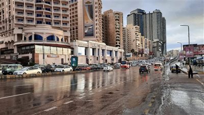 بجاهزية كاملة في الموجة الثانية للأمطار، الصرف الصحي بالإسكندرية يحافظ على انسياب الحركة ويواصل الانتشار الميداني
