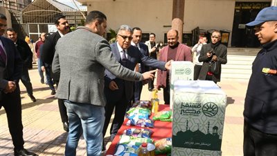 تقديرا لجهودهم، توزيع 1000 كرتونة رمضانية لعمال النظافة بالدقهلية 