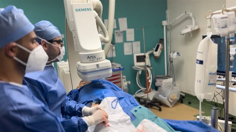 جانب من إجراء الجراحة،فيتو