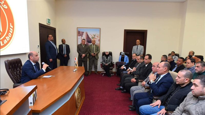 حسن رداد يشهد تسليم