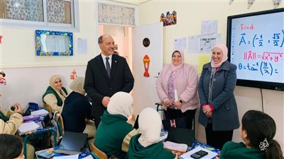 مدير تعليم الاسكندرية يتفقد مجمع مدارس مصطفى النجار بإدارة شرق 