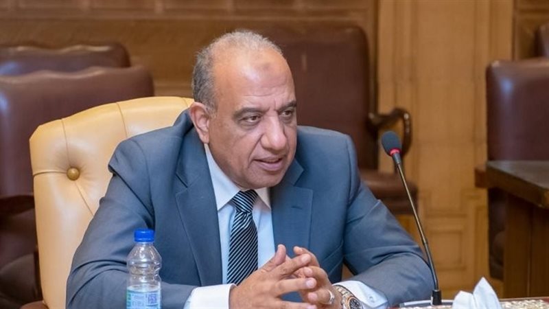 محمود عصمت وزير الكهرباء