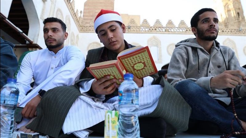 إفطار الطلاب في الجامع