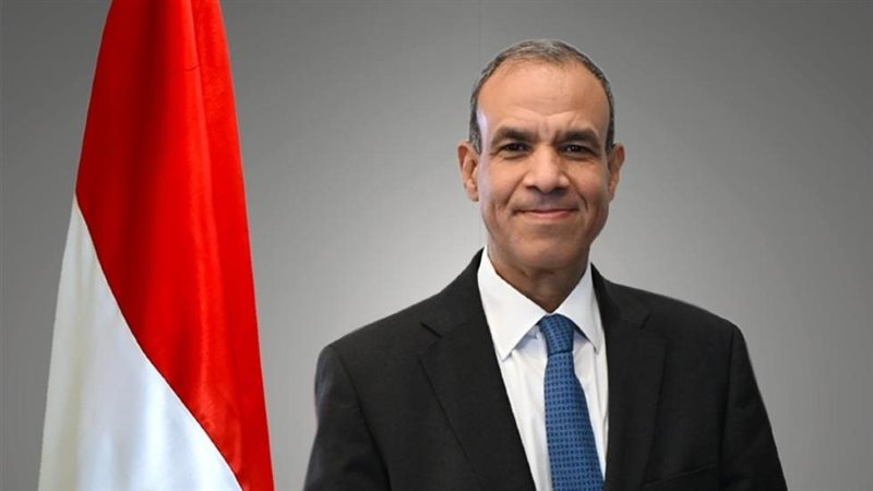 الدكتور بدر عبد العاطى