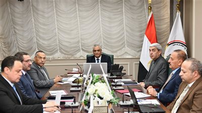 وزير الإنتاج الحربي يوجه بإعداد خطة لاستخدام الذكاء الاصطناعي في تطوير الأسلحة والذخائر