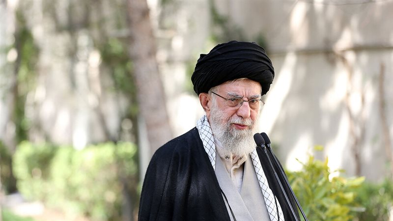 المرشد الإيرانى على