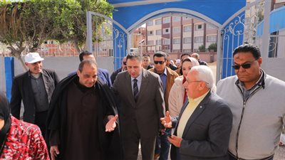 محافظ دمياط يتفقد مشروعات 