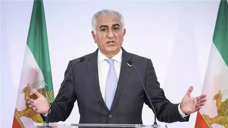  رضا بهلوي نجل شاه
